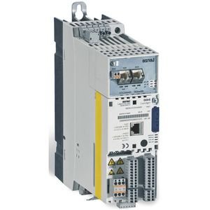 E94AMHE0074 — Servoamplificateur Lenze 9400 HighLine Multi Drive, 3,0 kW, DC 775 V, triphasé, 7,0 A — Lenze